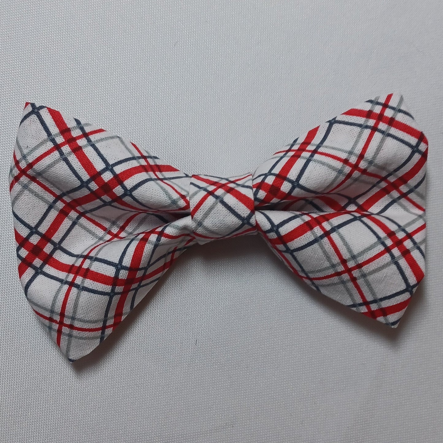 White Diagonal Plaid Over-the-Collar Pet Bow / Bowtie