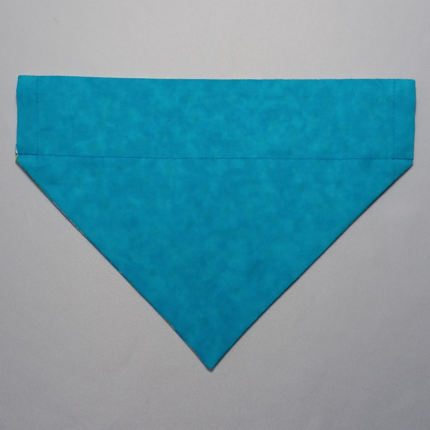 Daisies on Blue / Bright Blue Marbled Over-the-Collar Pet Bandana