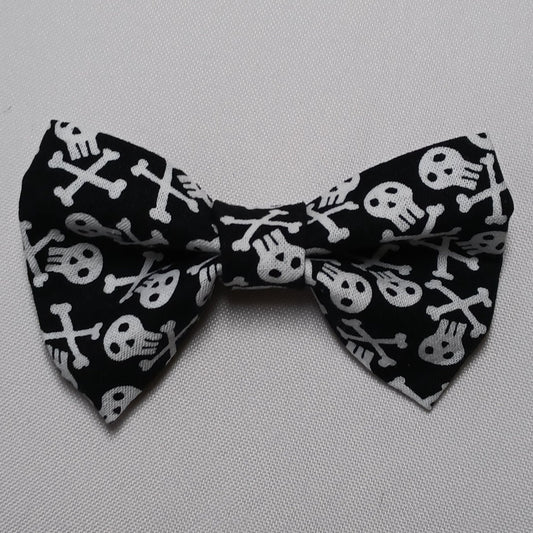 Skull & Crossbones Over-the-Collar Pet Bow / Bowtie