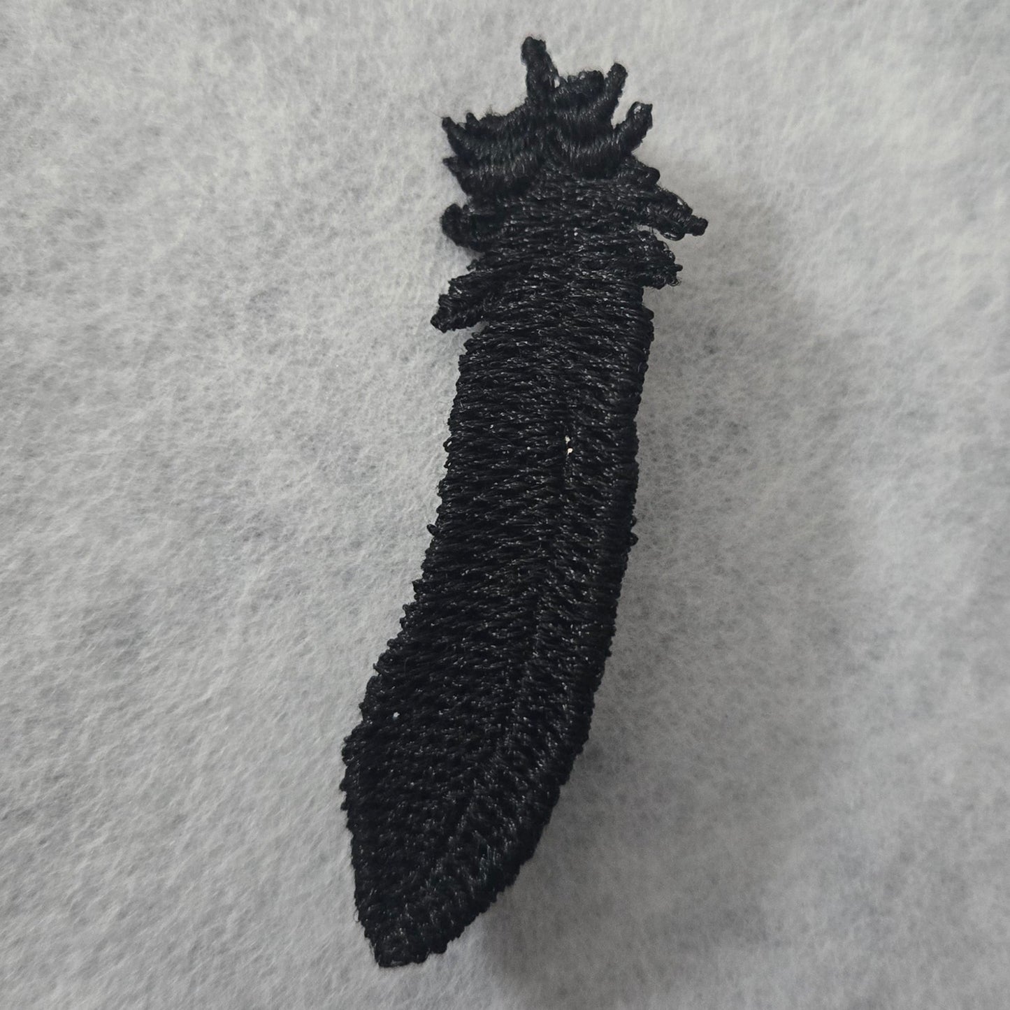 Raven Feather Free-Standing Lace Pin