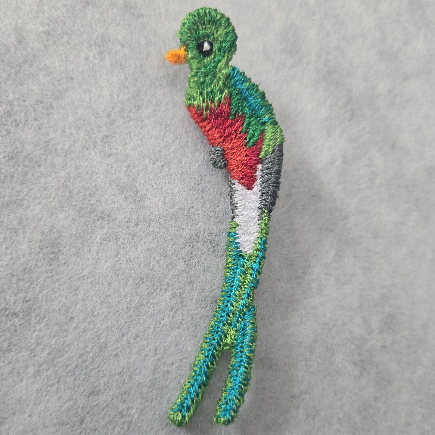 Quetzel Free-Standing Lace Pin