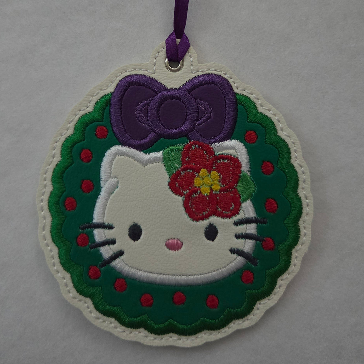 Cat Face in Wreath Ornament